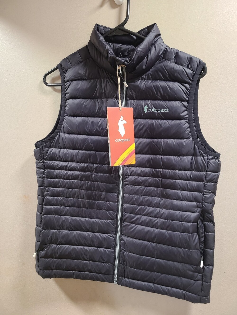Cotopaxi Womenโs Size Small Black Fuego Down Vest Outdoor Hiking Puffer Vest